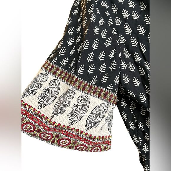 BEACHLUNCHLOUNGE Leah Print Top Bohemian Flowy Bell Sleeve Paisley Size Medium - Picture 4 of 9